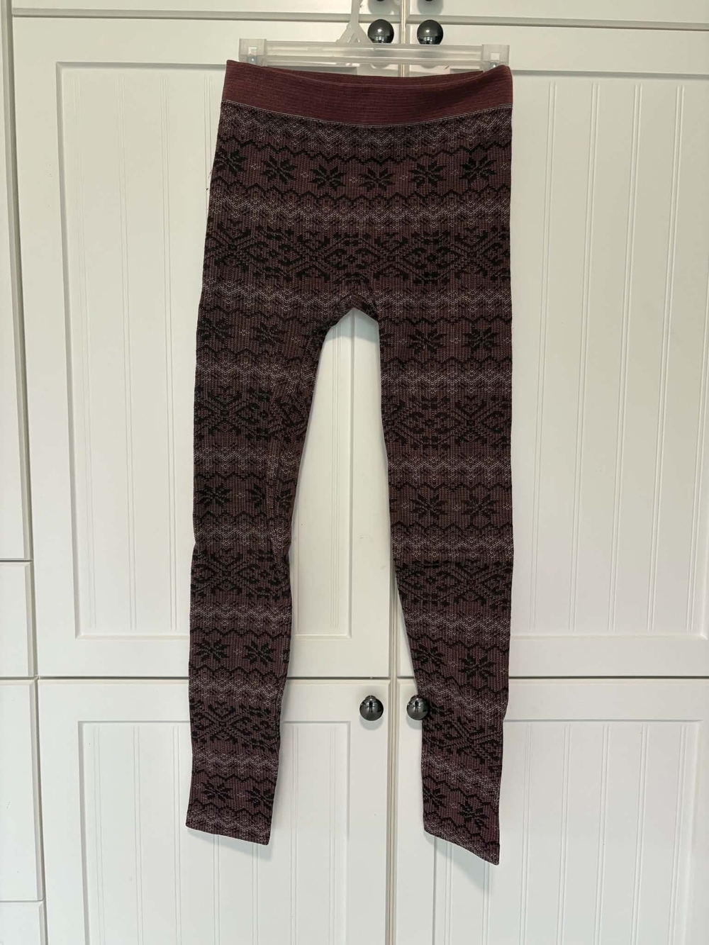 Ladies Patterned Burgundy Leggings